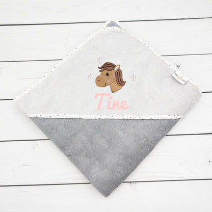 Kapuzenhandtuch für Babys und Kinder in 100x100cm mit Pferd mit Namen personalisiert Geschenk Geburt mit Namen