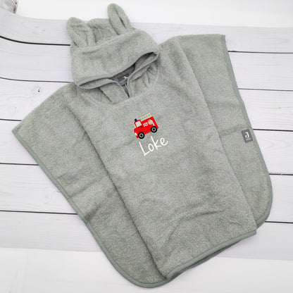 Badeponcho mit Feuewehrauto und Namen - Tolles Geschenk für kleine Helden