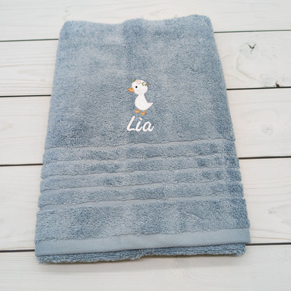 Personalisiertes Handtuch mit Gans und Name bestickt – 50 x 100cm