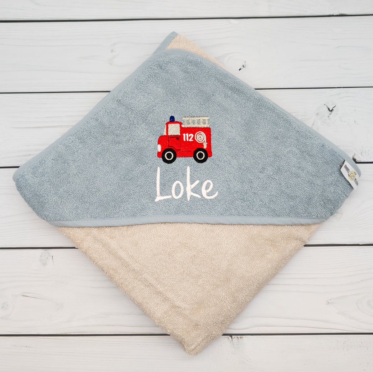 Kapuzenhandtuch mit Feuerwehrauto und Name personalisiert 100x100 cm - Geburtsgeschenk Baby
