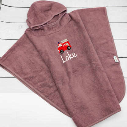 Badeponcho mit Feuewehrauto und Namen - Tolles Geschenk für kleine Helden
