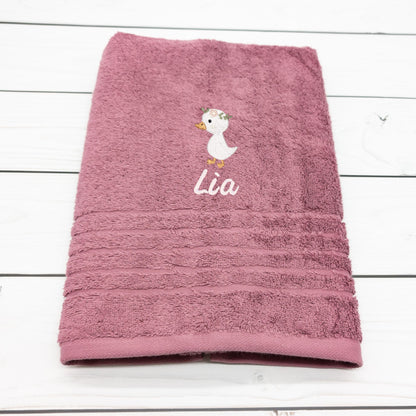 Personalisiertes Handtuch mit Gans und Name bestickt – 50 x 100cm