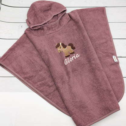 Badeponcho mit kleinem Pferd und Namen - Tolles Must Have für die Badezeit und kleine Pferdefans
