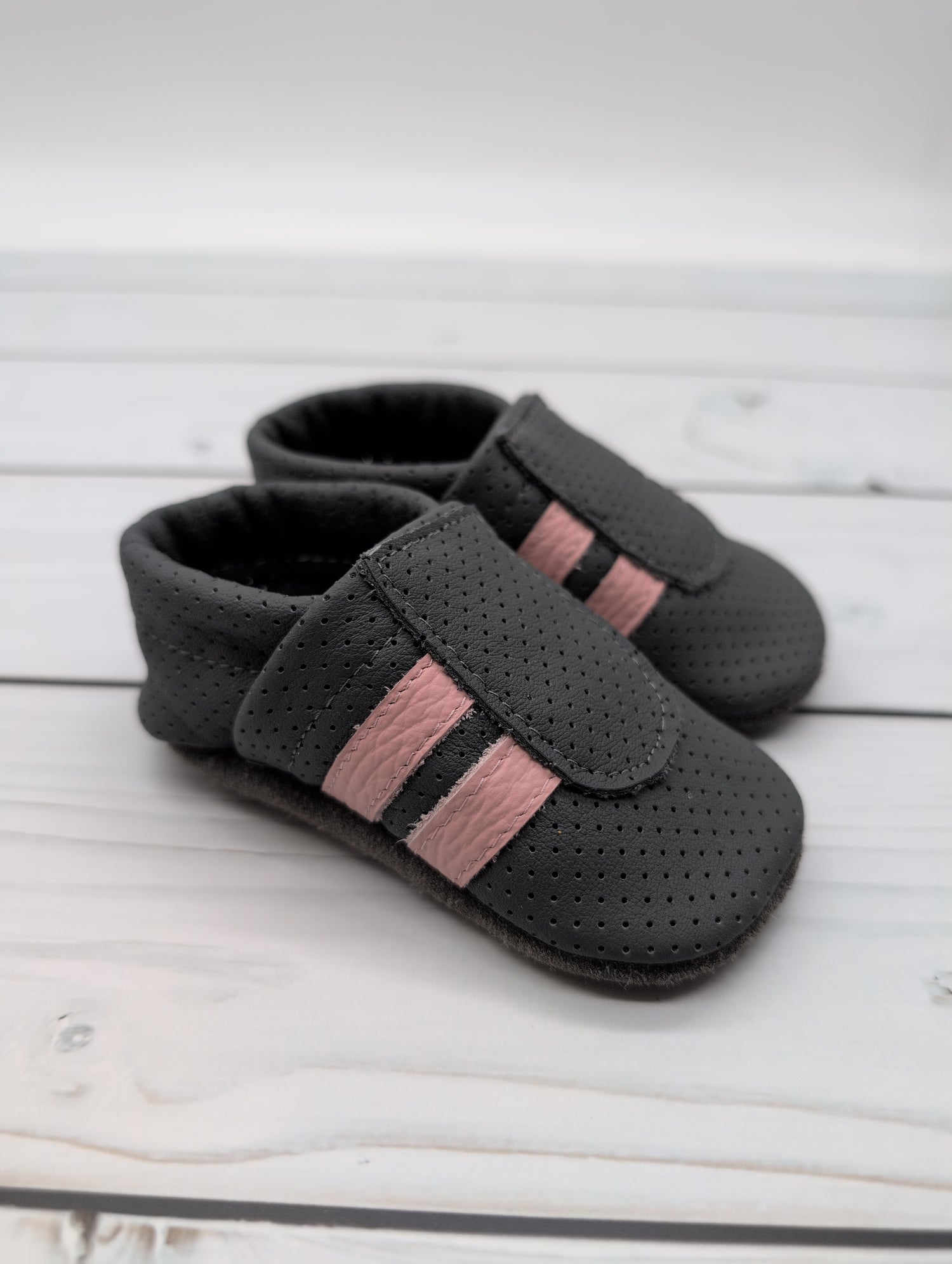 Sommer Krabbelschuhe in grau als Sneaker Größe 21 - so luftig wie Sandalen