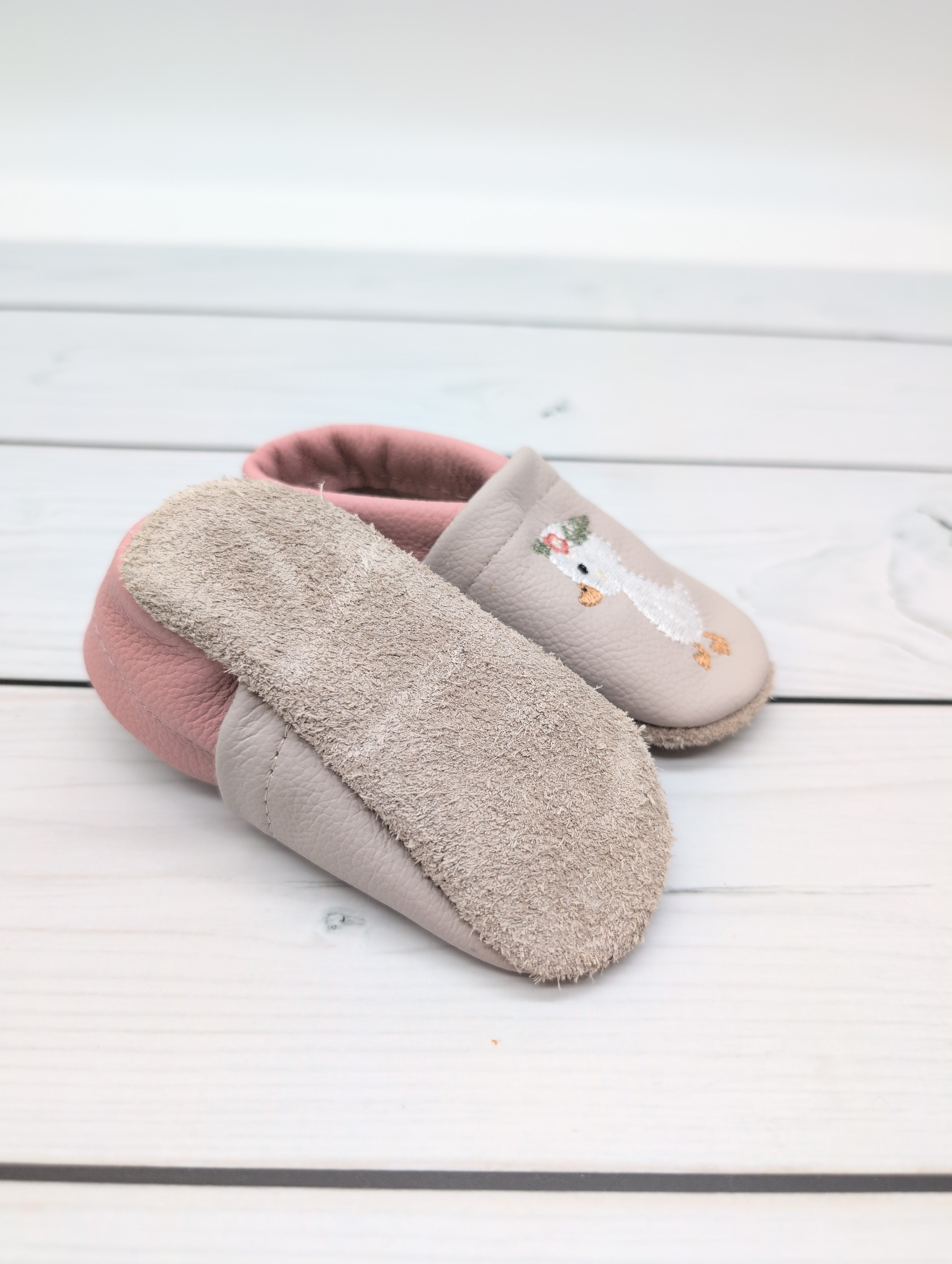 Krabbelschuhe in hellgrau mit Gans Größe 19