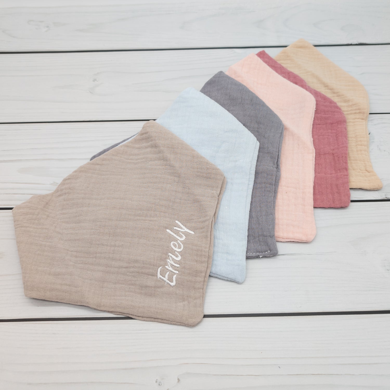 Personalisiertes Baby Halstuch aus Musselin mit Namen