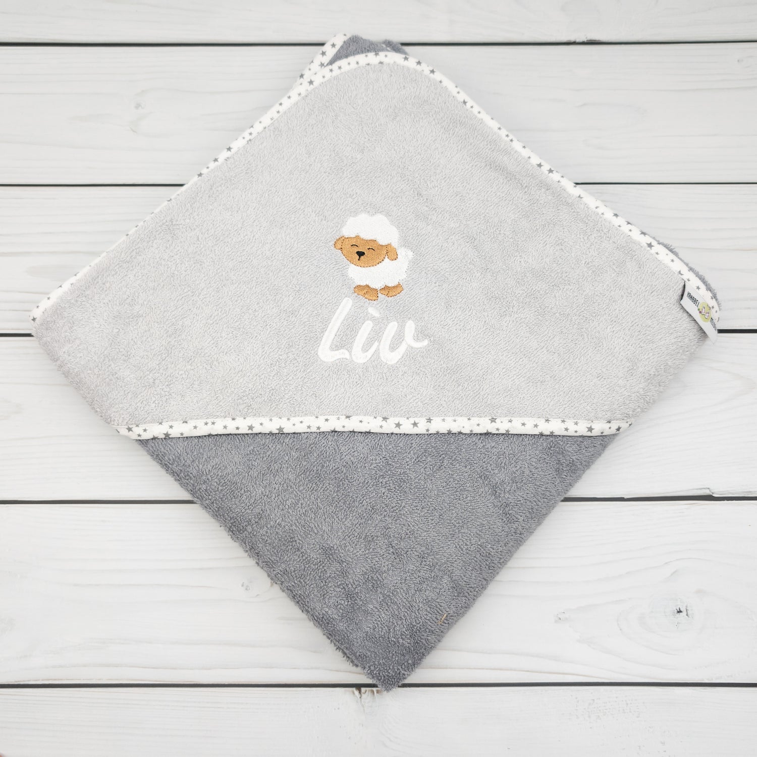 Kapuzenhandtuch mit Schaf und mit Namen personalisiert 100 x 100cm Babygeschenk