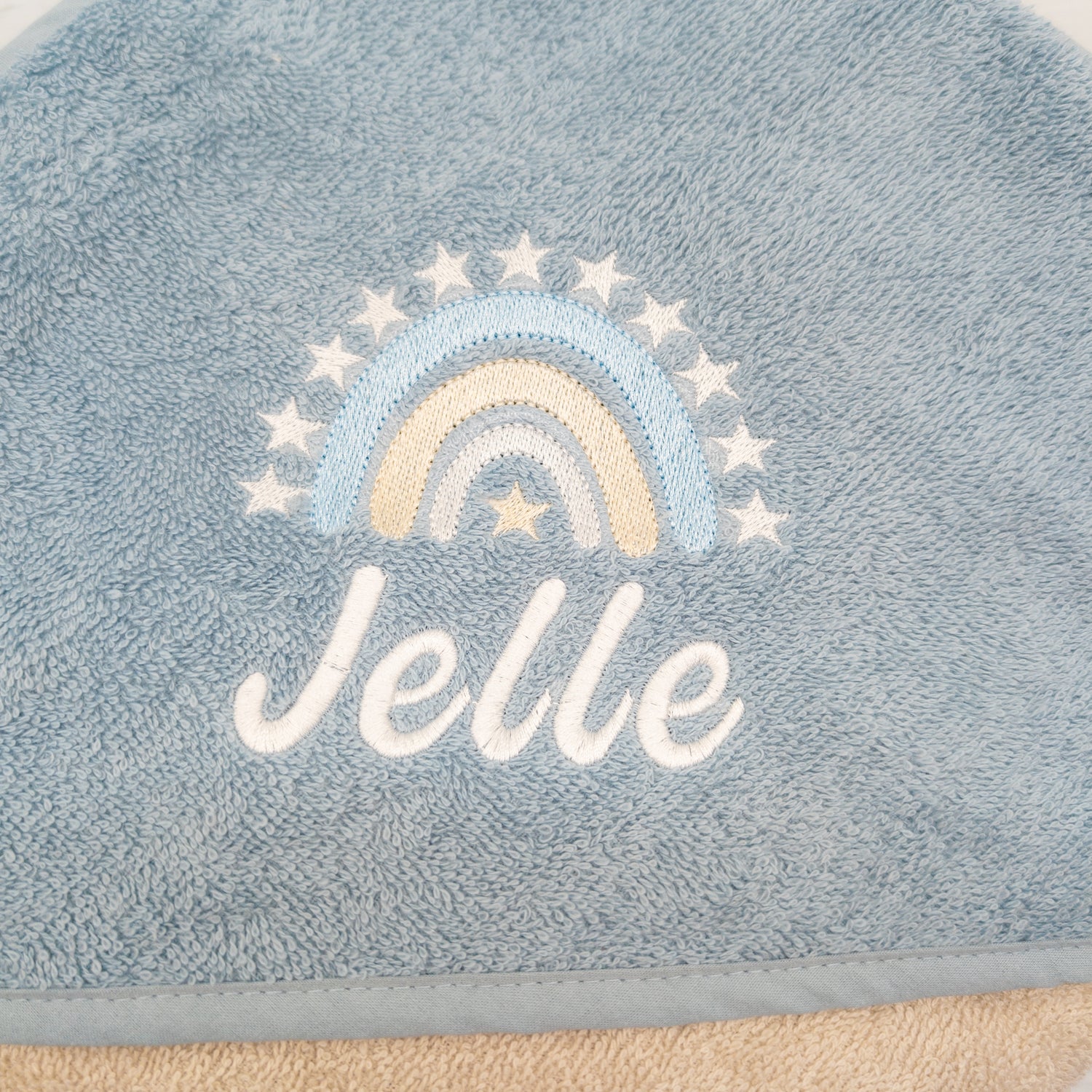 Personalisiertes Kapuzenhandtuch mit Stern-Regenbogen - Geschenk mit Namen