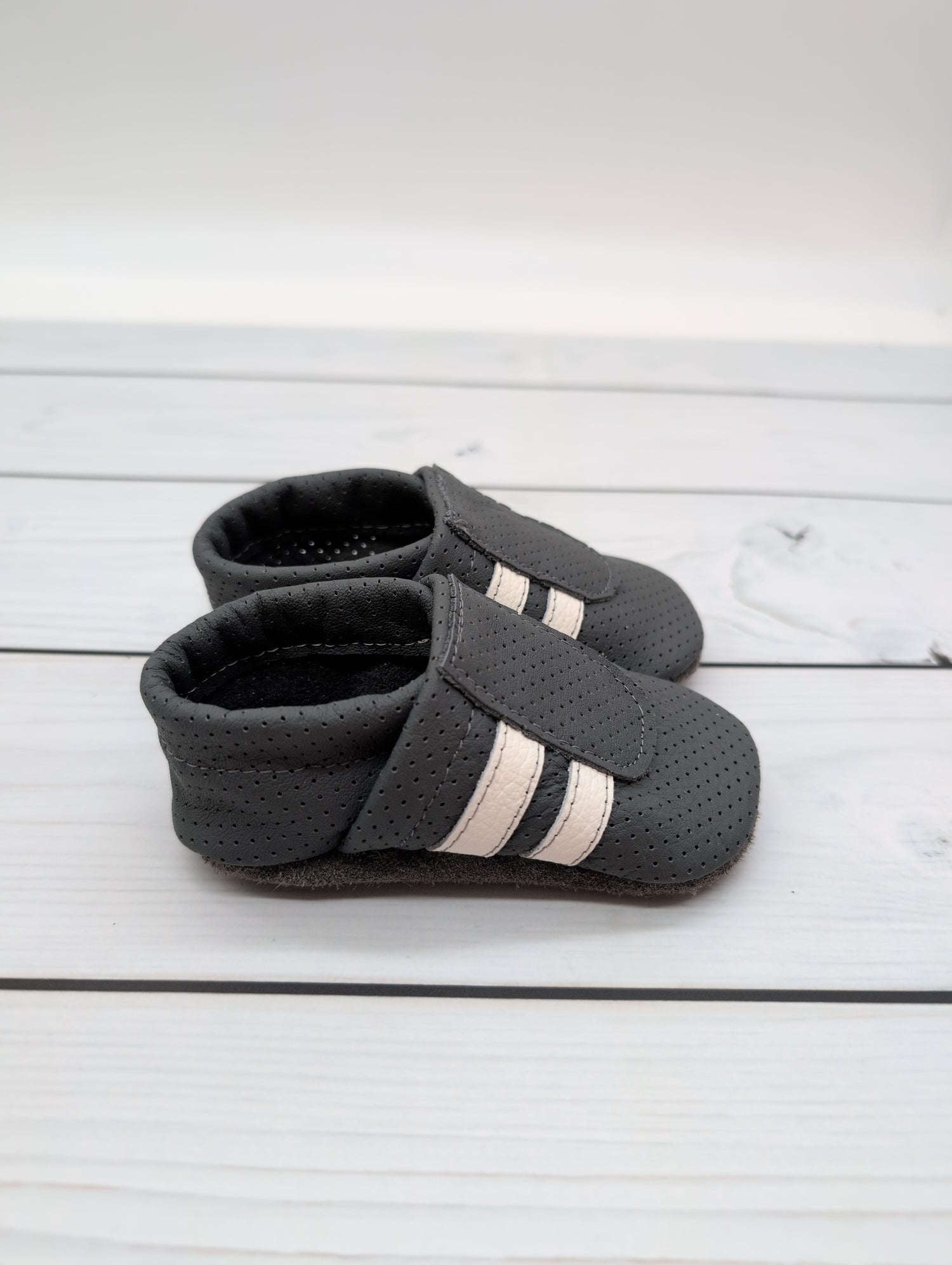 Sommer Krabbelschuhe in grau als Sneaker in grau Größe 21 - so luftig wie Sandalen