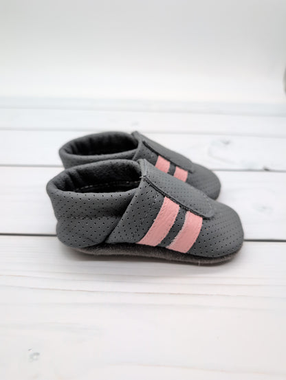 Sommer Krabbelschuhe in grau als Sneaker Größe 21 - so luftig wie Sandalen