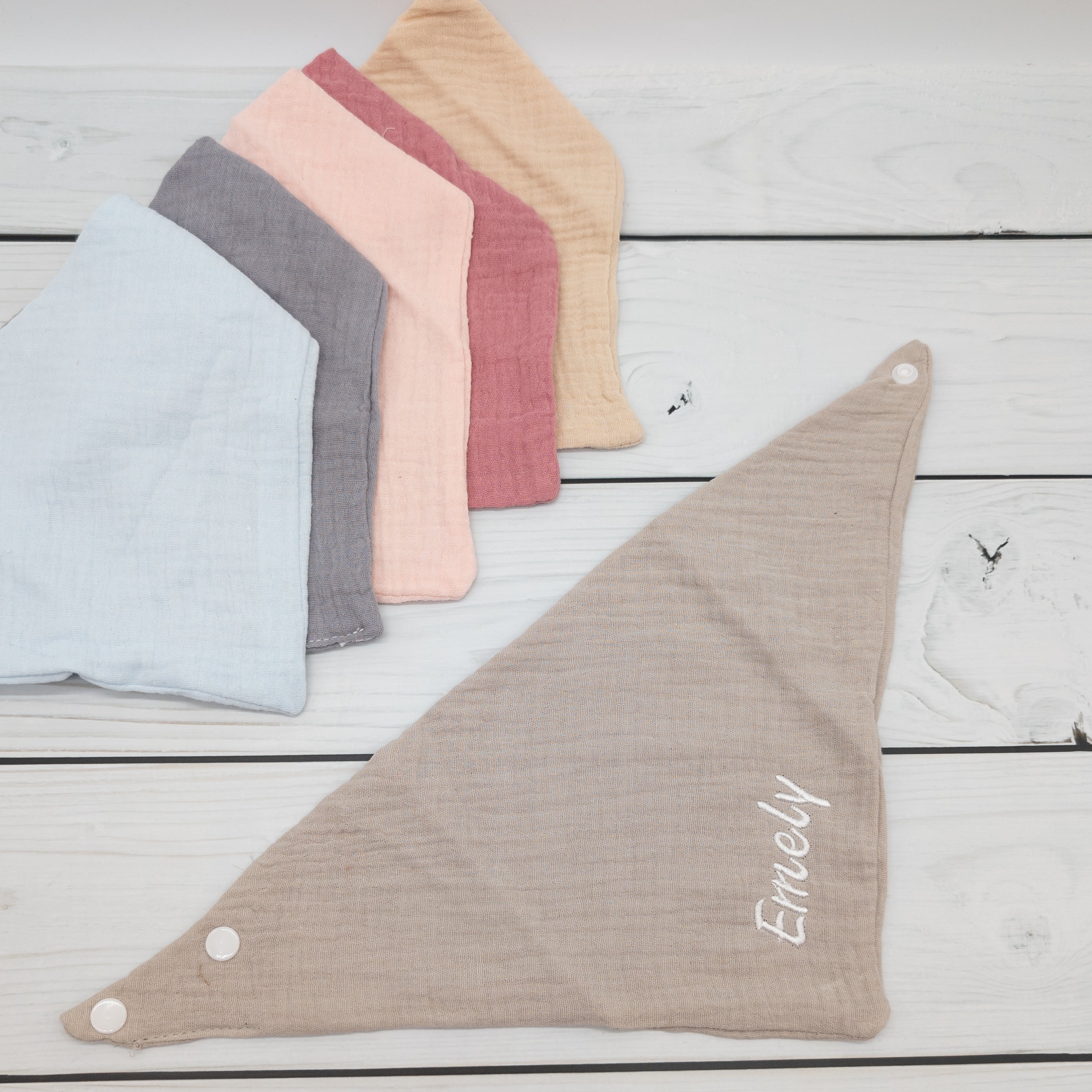 Personalisiertes Baby Halstuch aus Musselin mit Namen