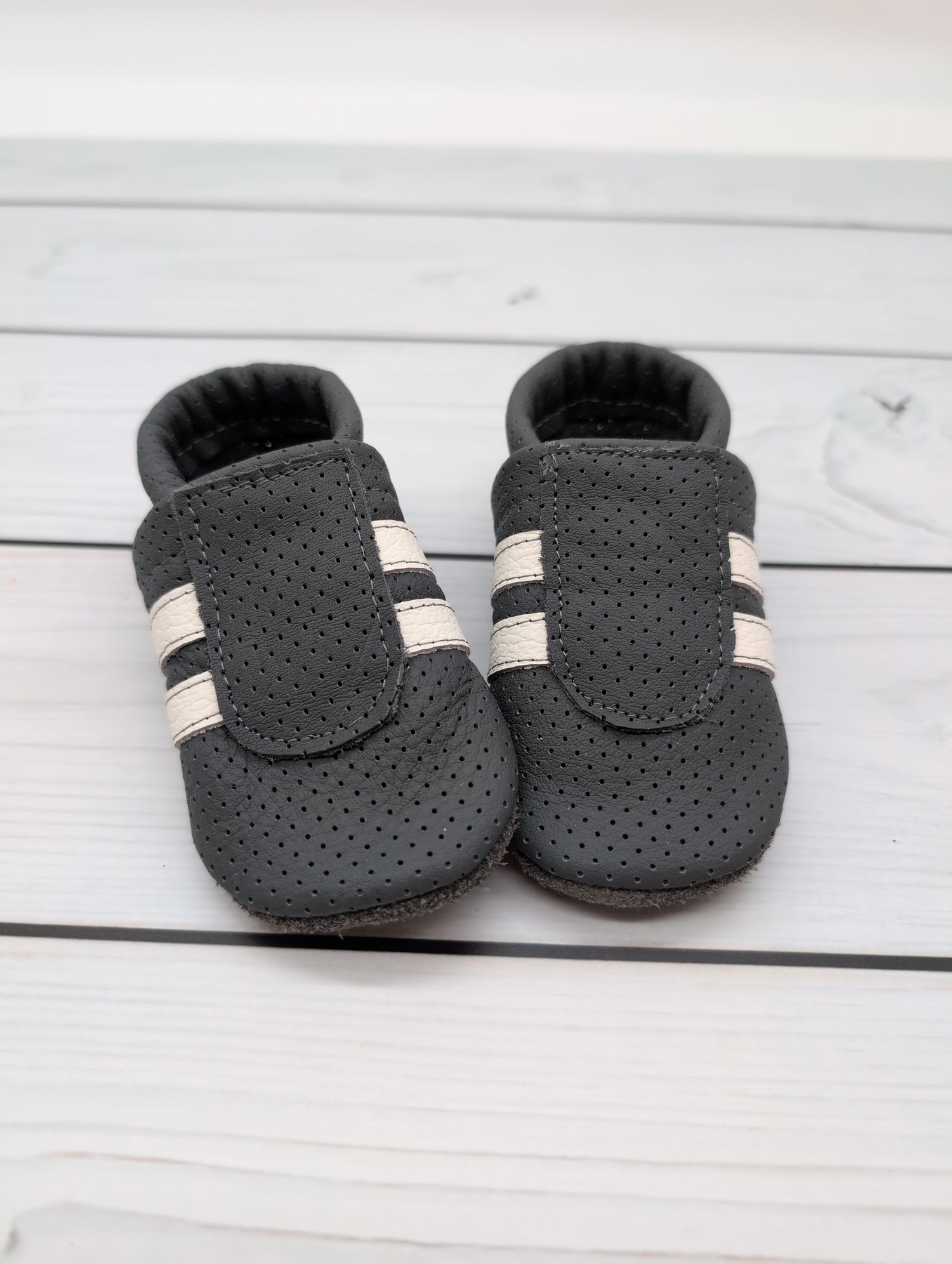 Sommer Krabbelschuhe in grau als Sneaker in grau Größe 21 - so luftig wie Sandalen